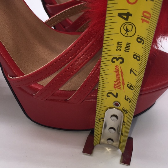 Qupid Woman’s Red Pumps Platform Heels Real Rabbit Fur Pom Poms Size 8 - Picture 12 of 14